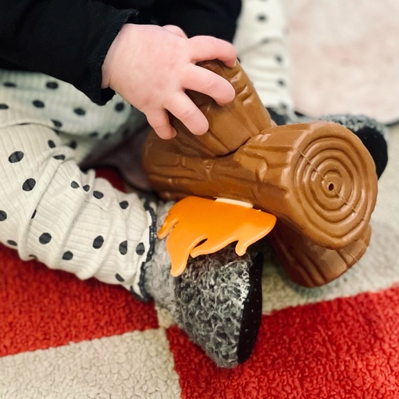 Baby Buffalo Plaid Fuzzy Booties with Velcro - Picture 7 of 7
